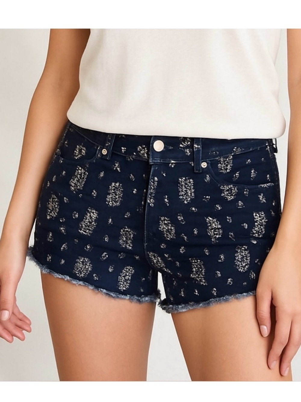 Juicy Couture Black Floral Denim Cutoff Shorts Size 25 Low Rise Stretchy Fit